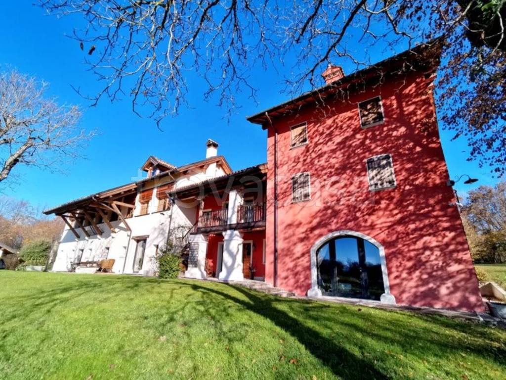 Villa in vendita a Belluno frazione Salce