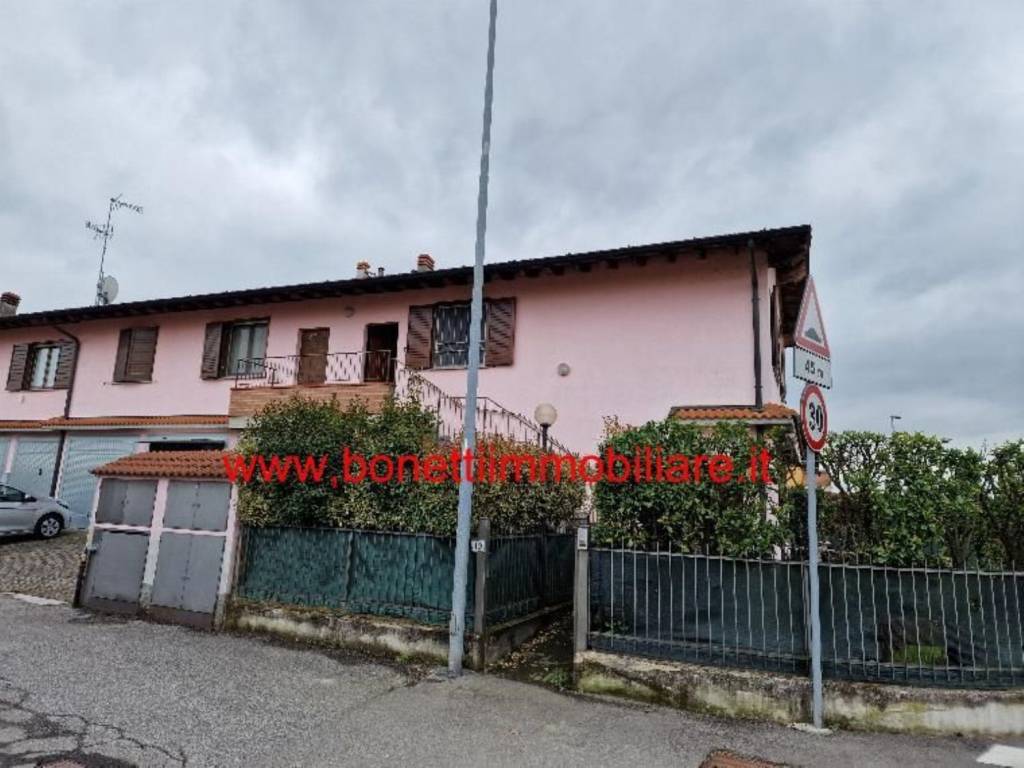 Appartamento in vendita a Pianengo via Rodari
