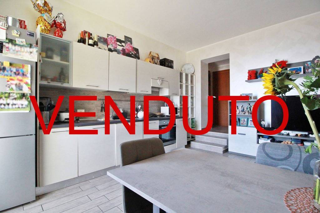Appartamento in vendita a Cavenago di Brianza via Giuseppe Parini, 4