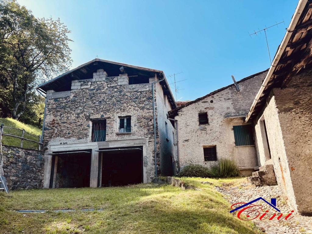 Villa in vendita a Ponte in Valtellina località Tripolo