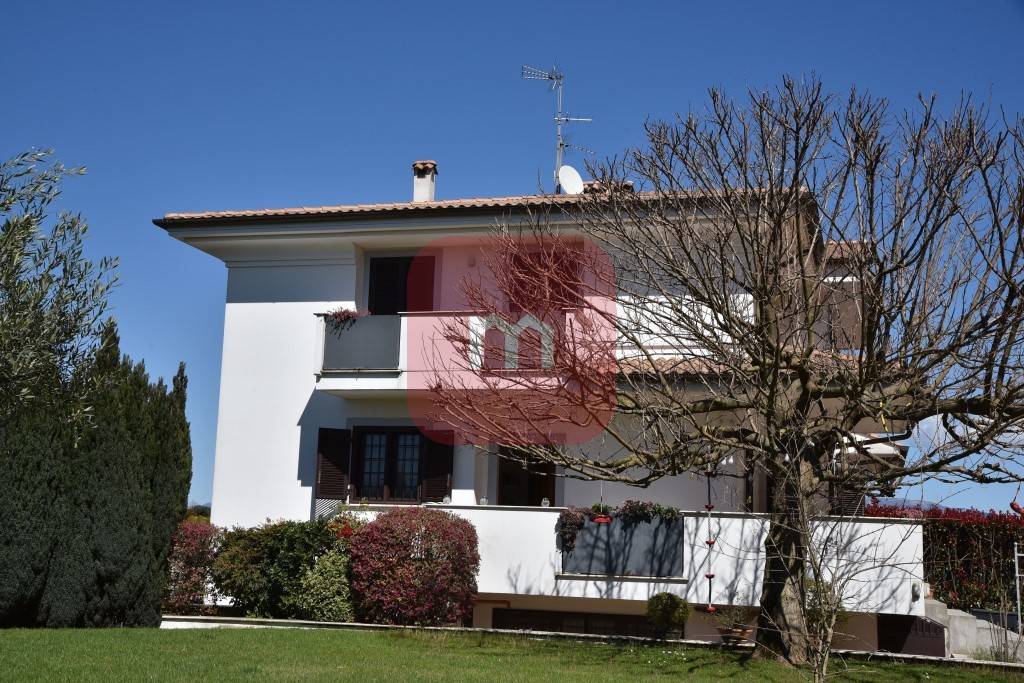 Villa Bifamiliare in vendita ad Artena via Valle dell'Oste
