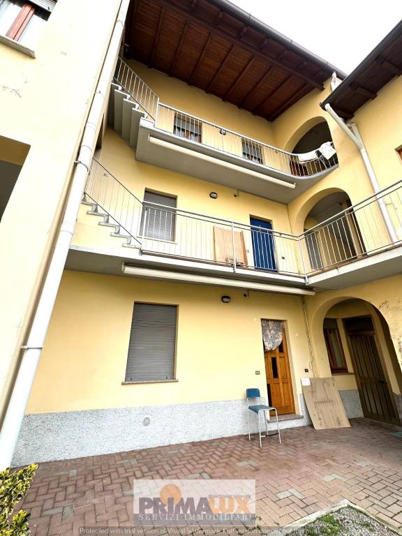 Appartamento in vendita a Cesano Maderno via Carlo Porta