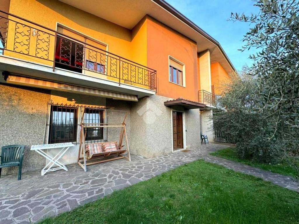 Villa Bifamiliare in vendita a Castelli Calepio via Antonio Meucci, 21