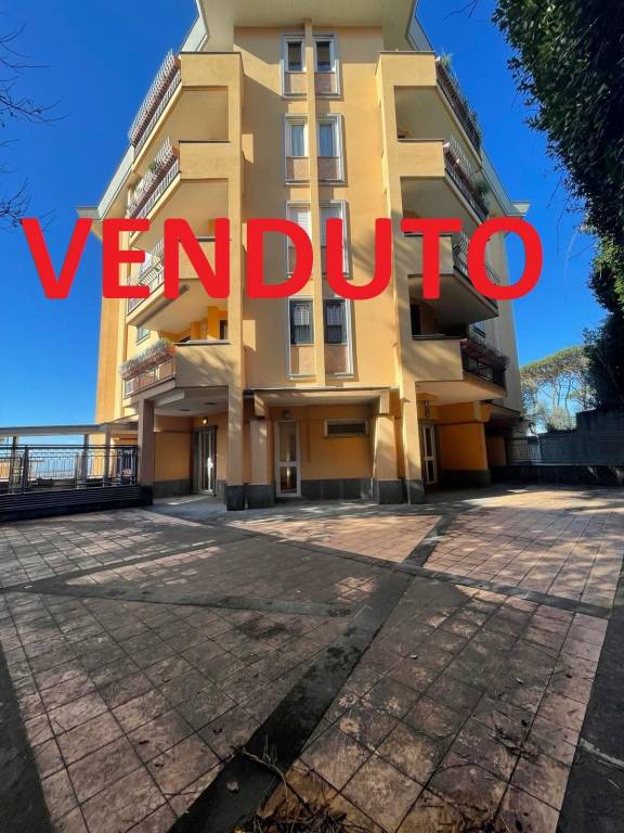 Appartamento in vendita ad Albano Laziale via Gaetano Donizetti, 60