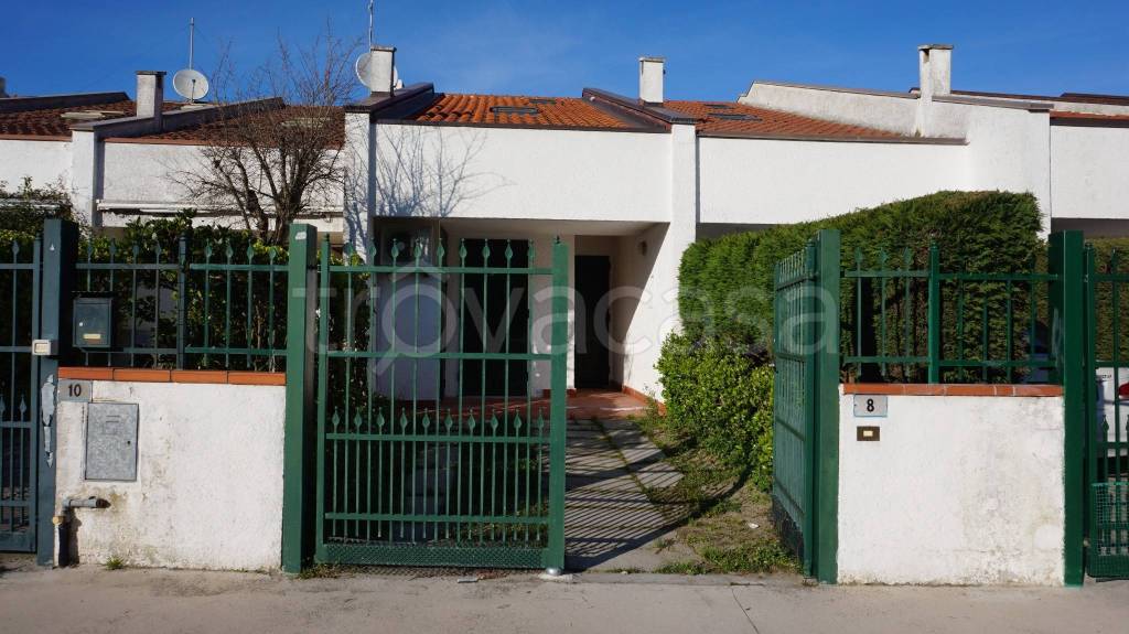 Villa a Schiera in affitto a Comacchio viale Stati Uniti d'America, 8