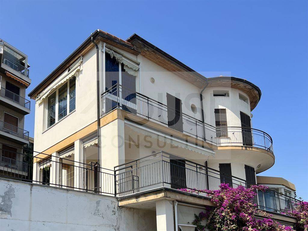 Villa in vendita a Sanremo via Montà dei Guisci, 4