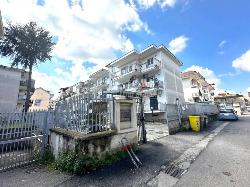 Appartamento in vendita a Giugliano in Campania via Salvatore Fergola