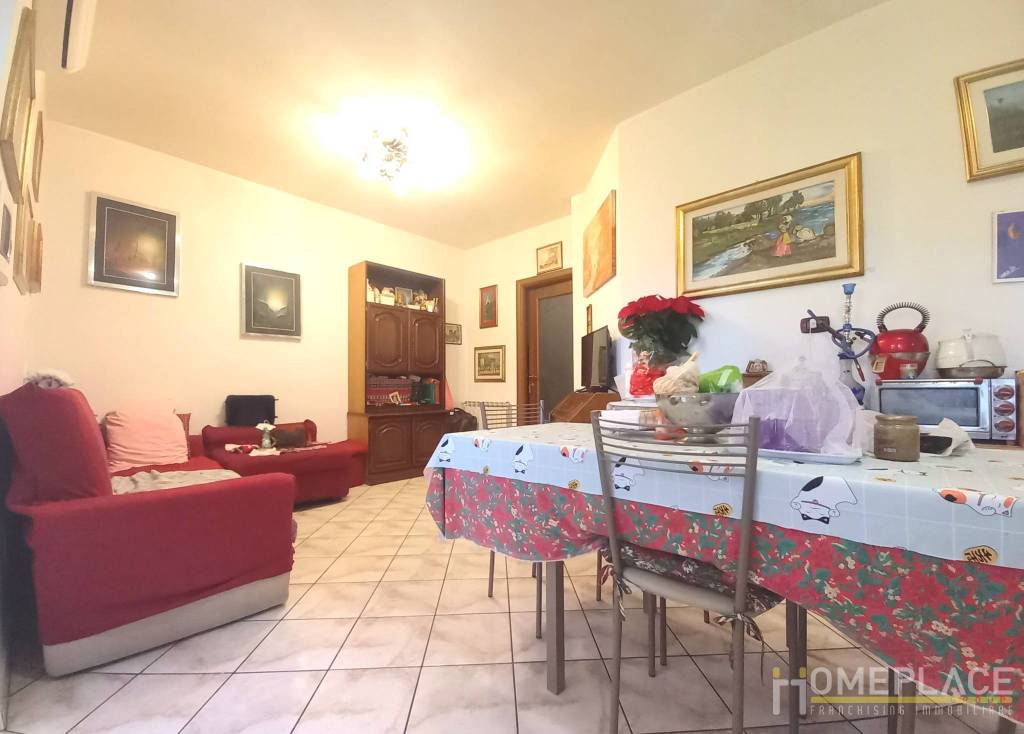 Appartamento in vendita a Roma via Siculiana, 218