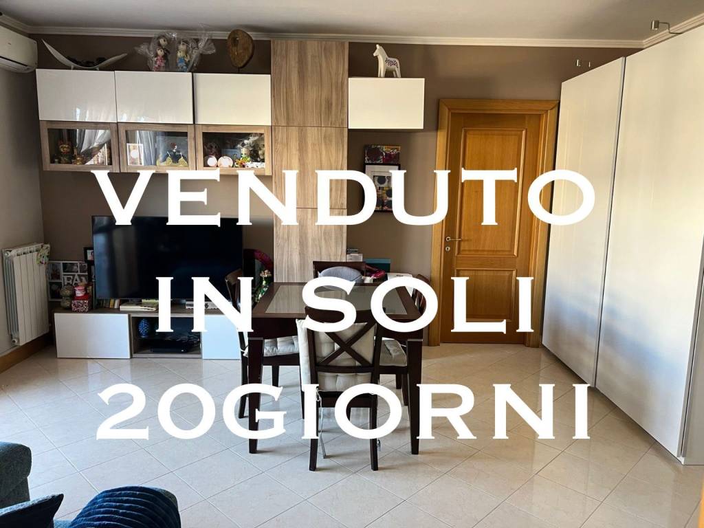 Appartamento in vendita a Roma via Carlo Ludovico Bragaglia