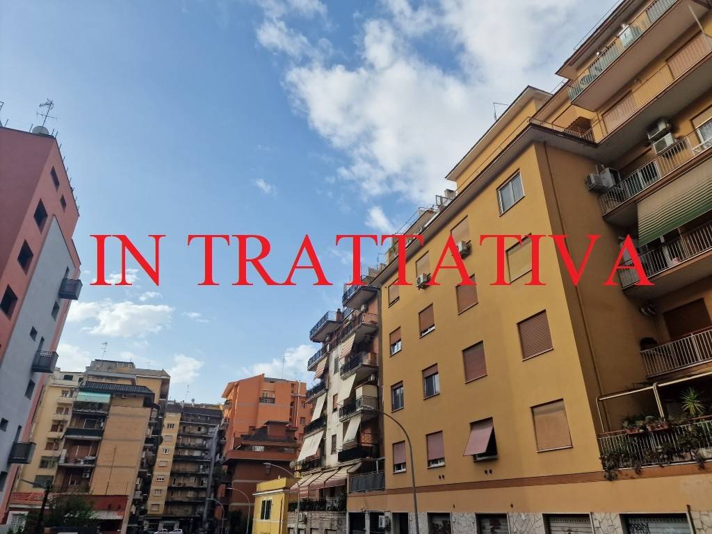 Appartamento in vendita a Roma via Vacuna, 19