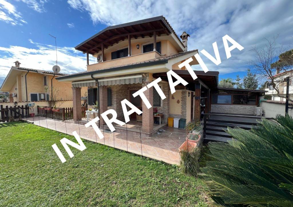 Villa Bifamiliare in vendita ad Ardea via Verona, 60