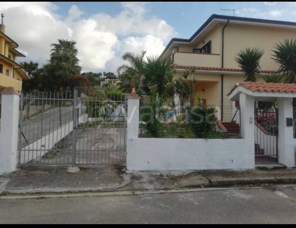 Villa Bifamiliare in vendita a Briatico località La Brace, 4