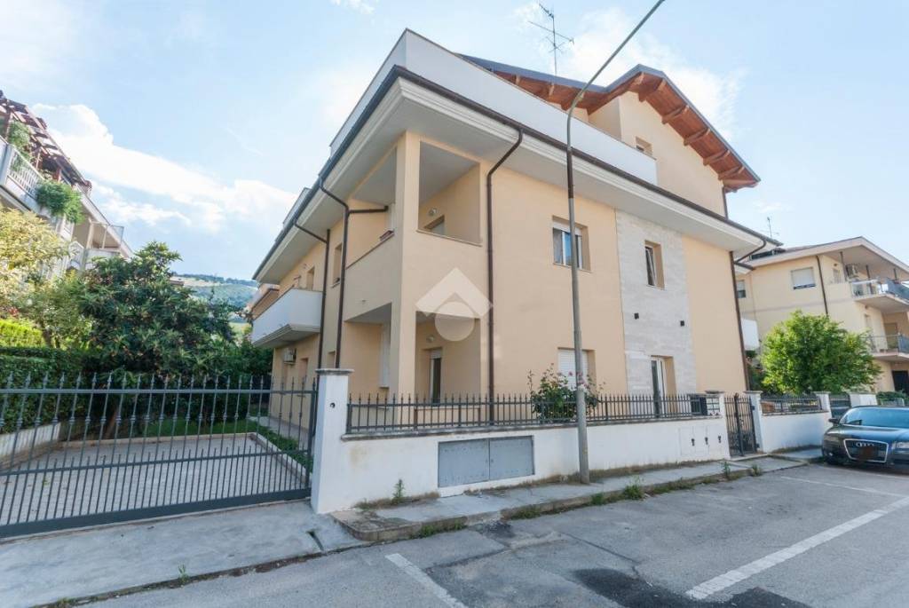 Appartamento in vendita a Roseto degli Abruzzi via Veronese, 40