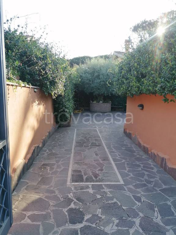 Villa Bifamiliare in in vendita da privato a Roma via Umberto Giordano, 3