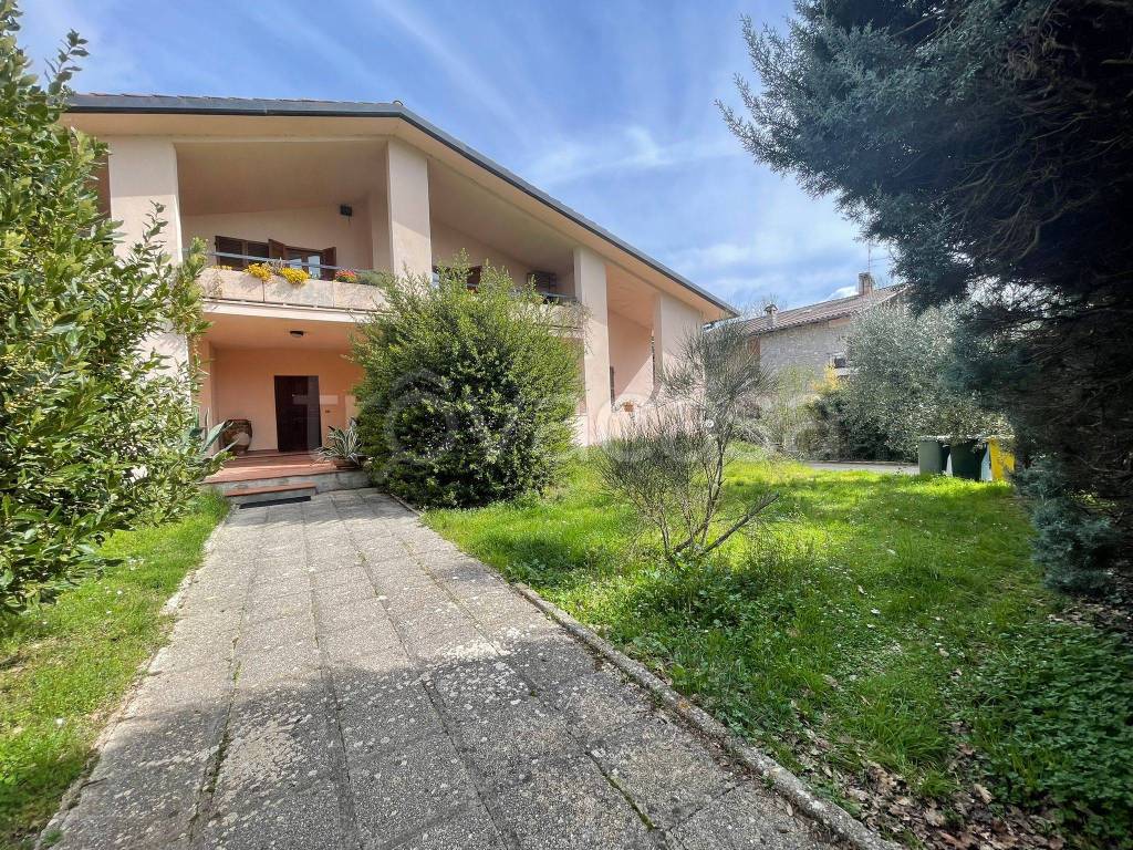 Villa Bifamiliare in vendita a Perugia via del Frassino