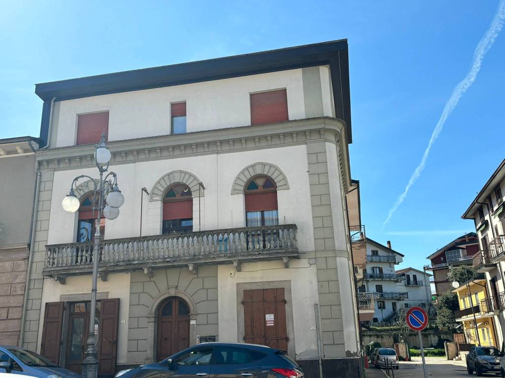 Villa in vendita a Pratola Serra via Roma