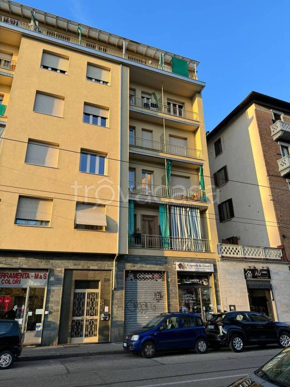 Negozio in affitto a Torino via Monginevro, 100