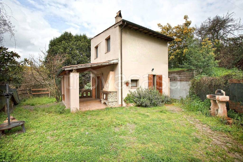 Casa Indipendente in vendita a Vitorchiano strada Paranozzo