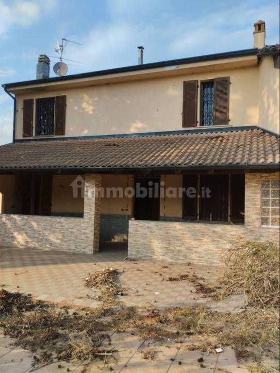 Villa in vendita a Robbio via Novara, Km 0