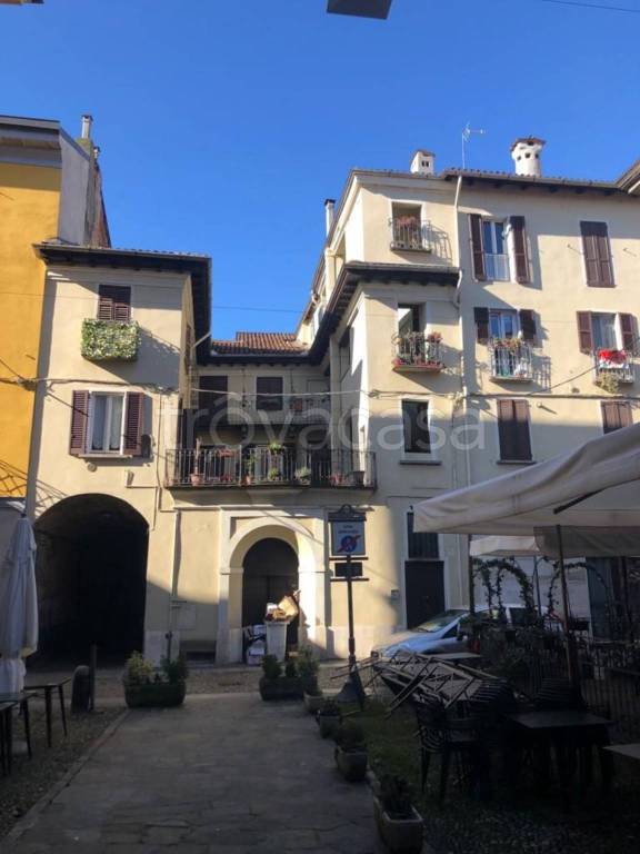Appartamento in vendita a Pavia piazza Del Lino
