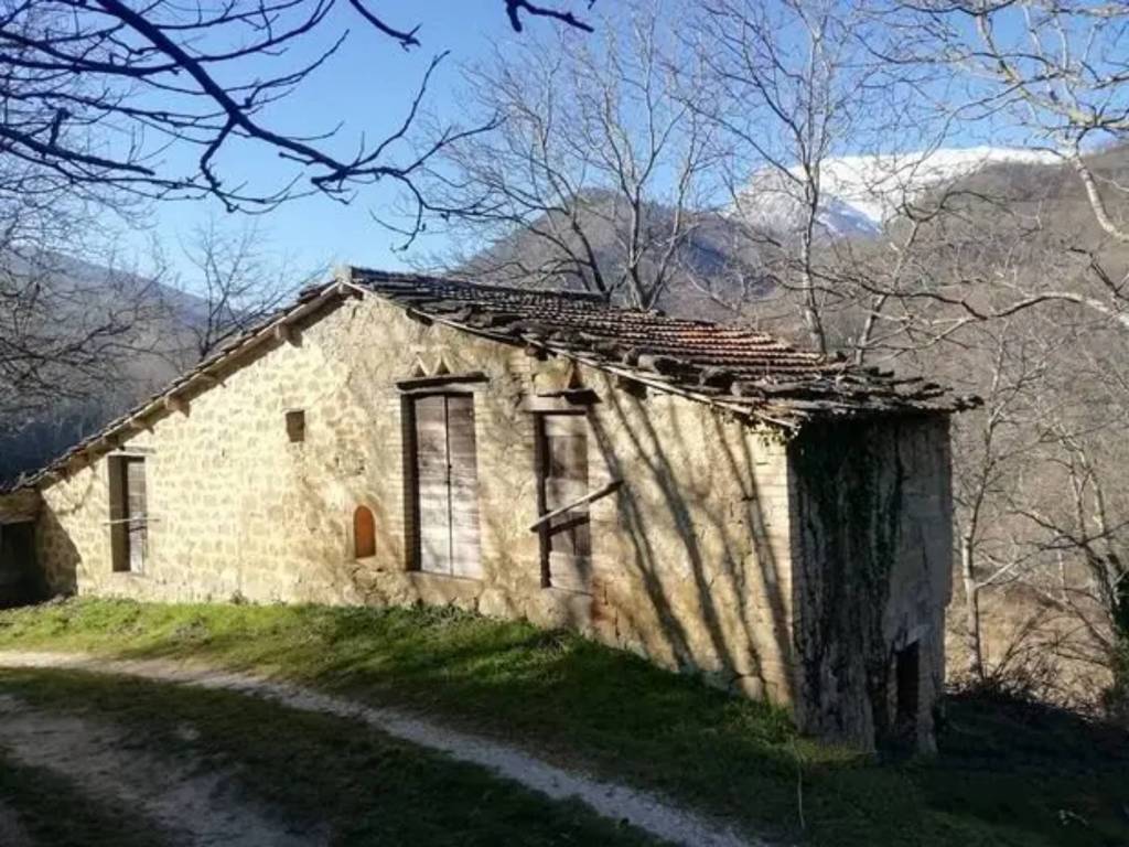Casale in vendita a Montegallo frazione bisignano, snc
