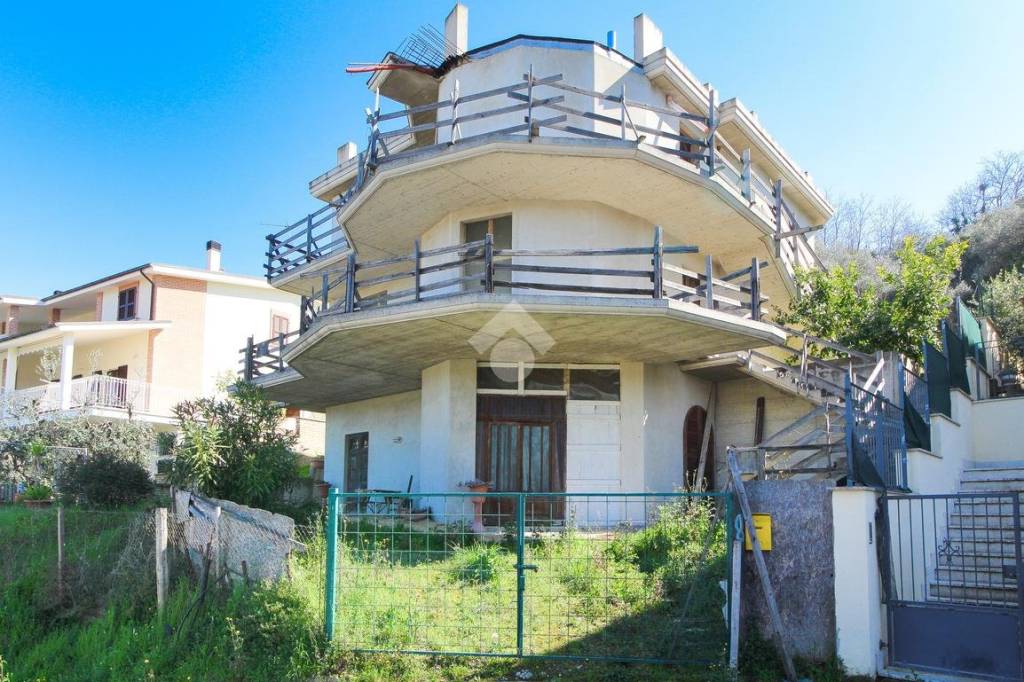 Villa in vendita a Cupra Marittima via Umbria, 6