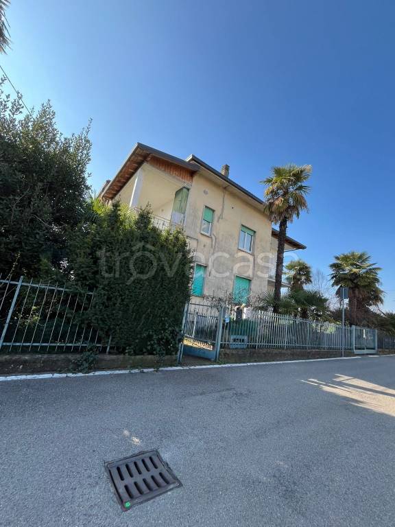 Appartamento in vendita a Curno via Curnasco, 14