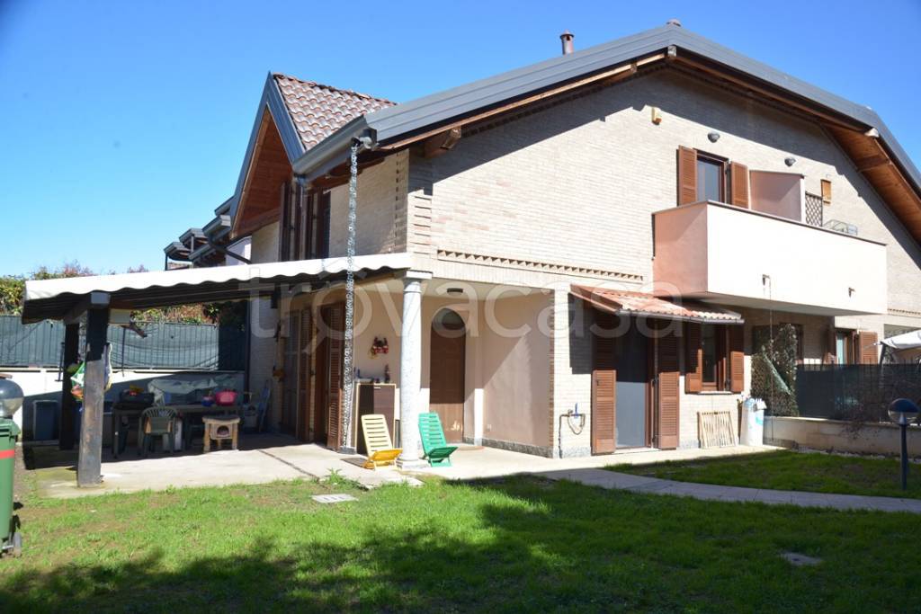 Villa a Schiera in vendita a Origgio via Sant'Ambrogio, 36
