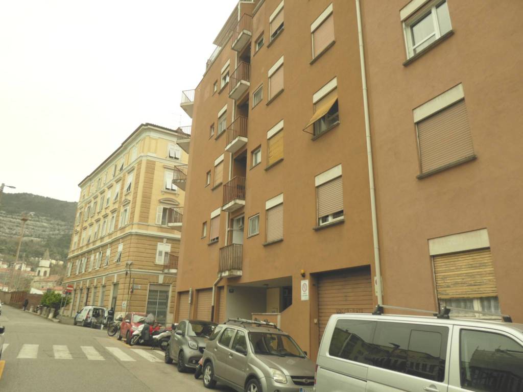Appartamento in vendita a Trieste via San Cilino, 79