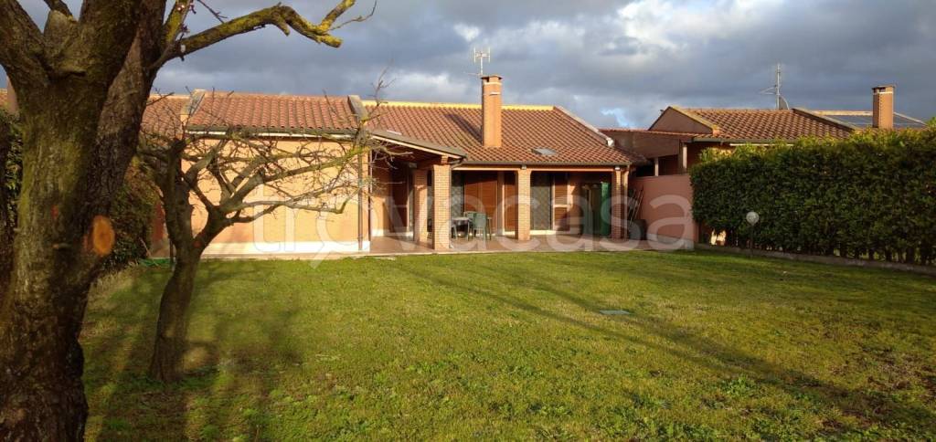 Villa a Schiera in in vendita da privato a Roma via Stefano Vanzina, 35