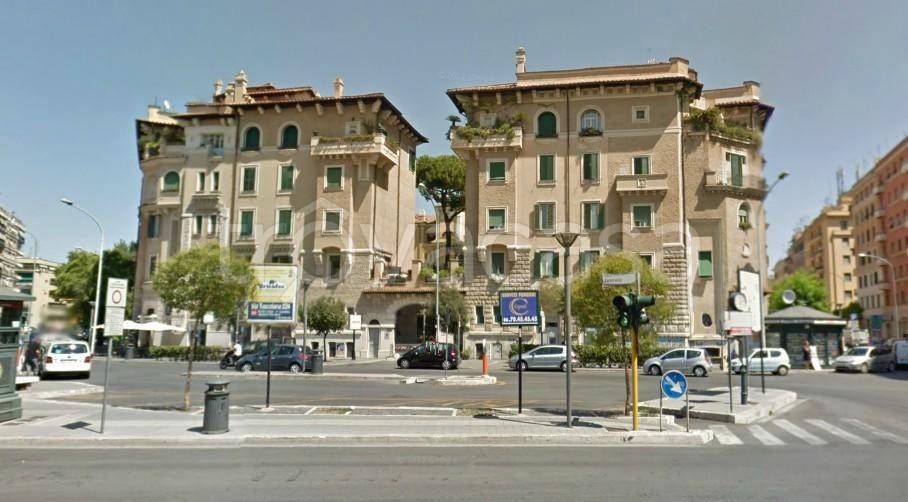 Appartamento in vendita a Roma piazza Tuscolo, 5