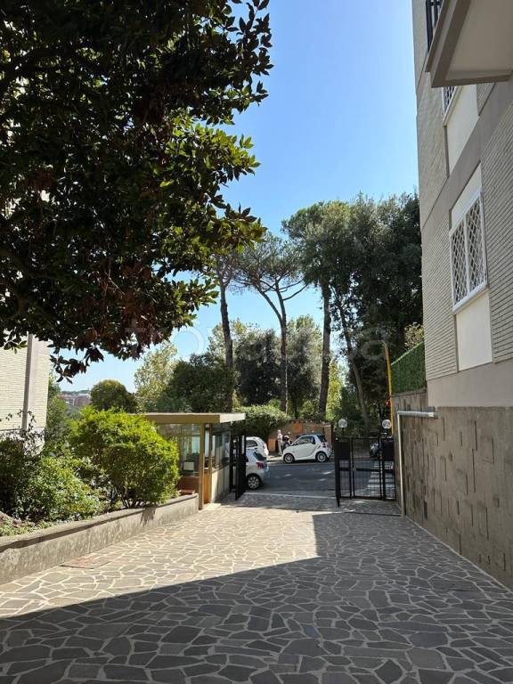 Appartamento in vendita a Roma via Vittorio Montiglio