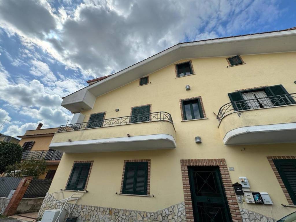Appartamento in vendita a Guidonia Montecelio via Firenze, 23