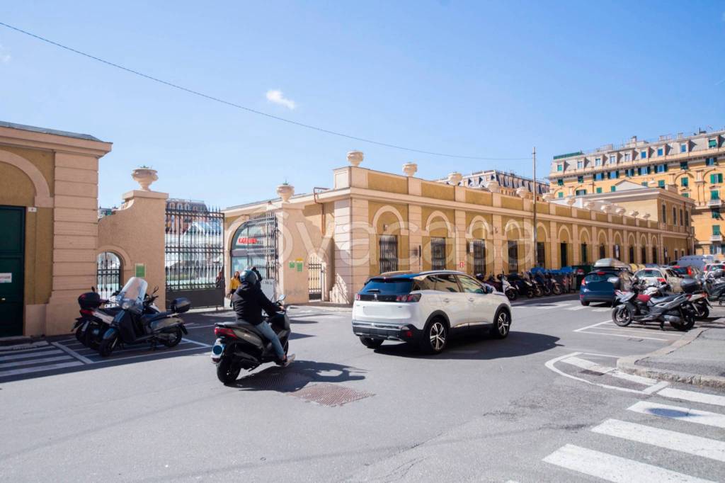 Appartamento in vendita a Genova via Ayroli, 27