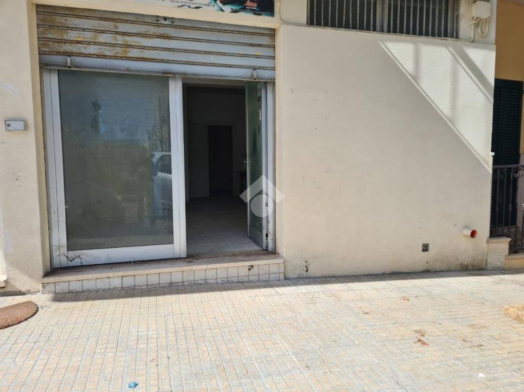 Garage in vendita ad Alezio via Malta, 9