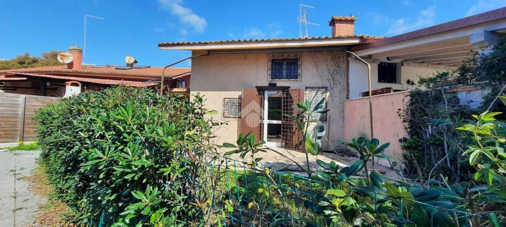 Villa a Schiera in vendita a Ladispoli via dello Zodiaco, 14