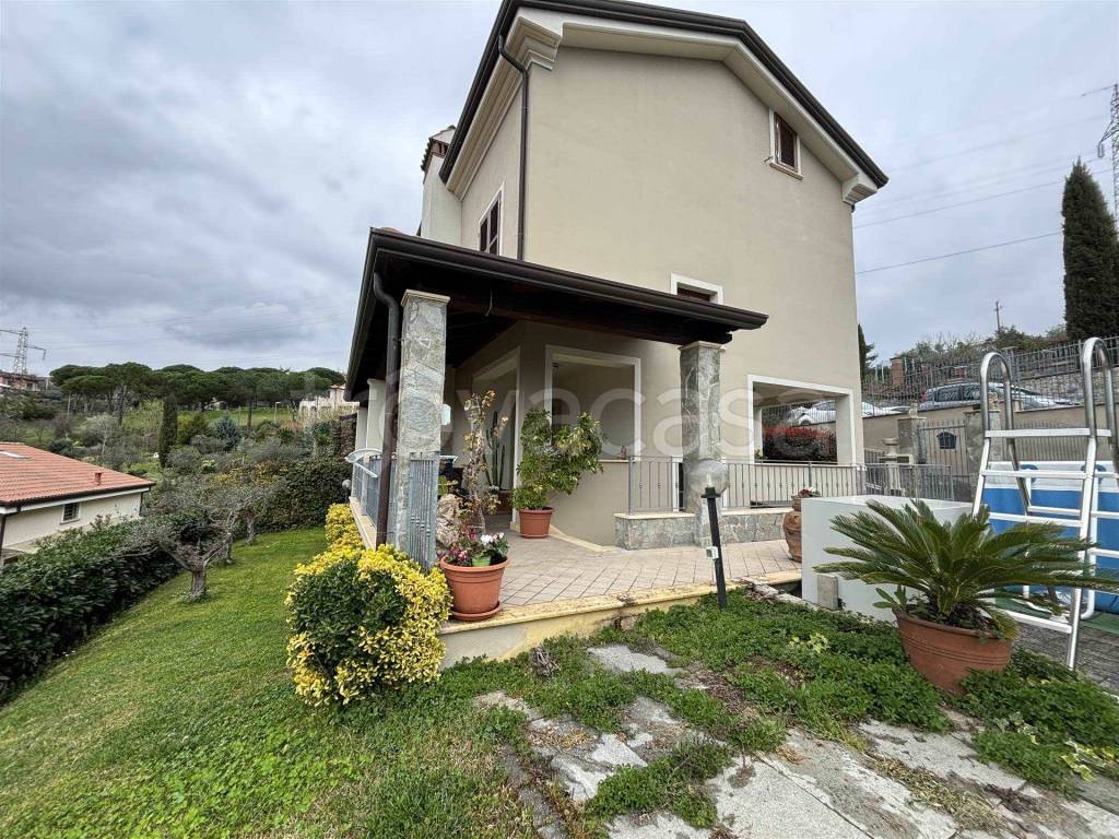 Villa Bifamiliare in vendita a Castelnuovo Magra