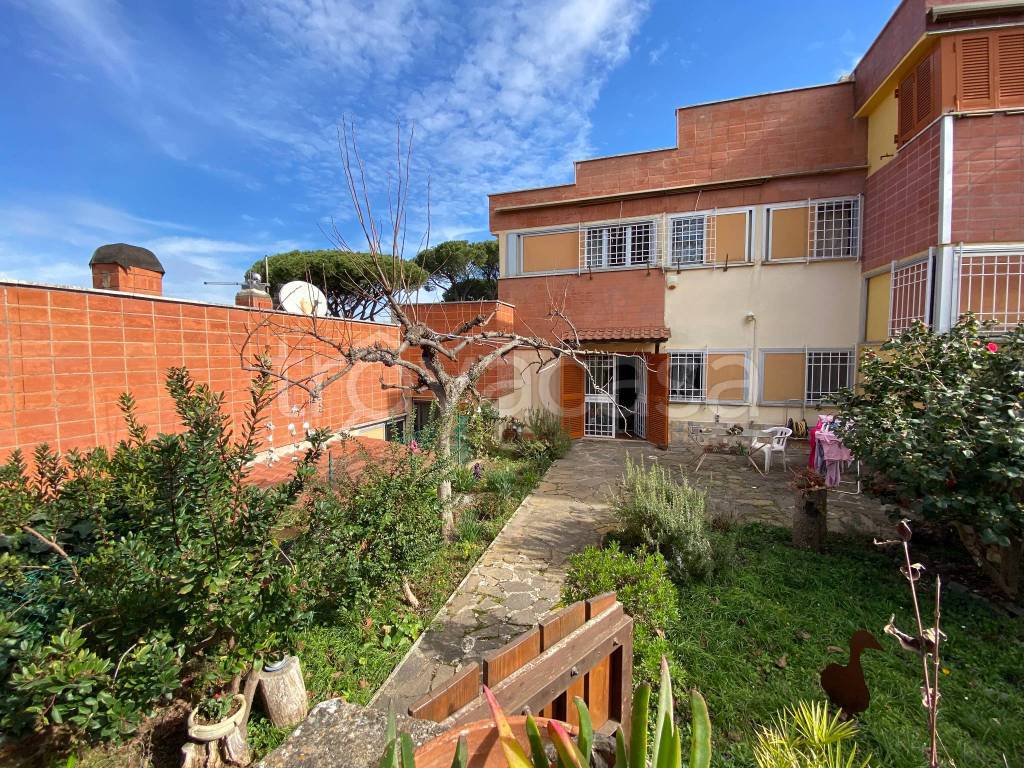 Villa a Schiera in vendita a Monte Porzio Catone via Fabio Pittore
