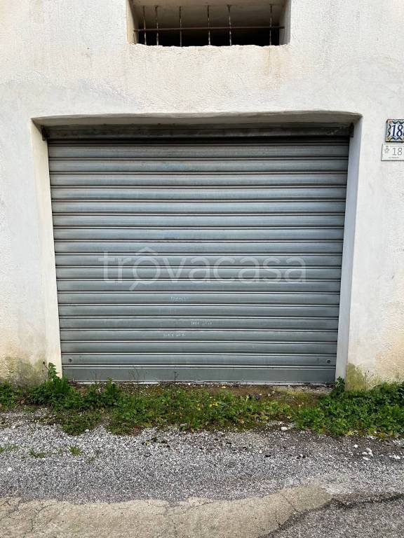 Garage in vendita a Oliveto Citra via Plebiscito, 18