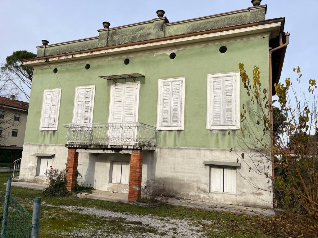 Villa in vendita a Gradisca d'Isonzo viale Trieste, 26