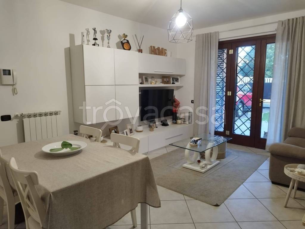 Appartamento in in vendita da privato a Roma via del Fosso dell'Osa, 254
