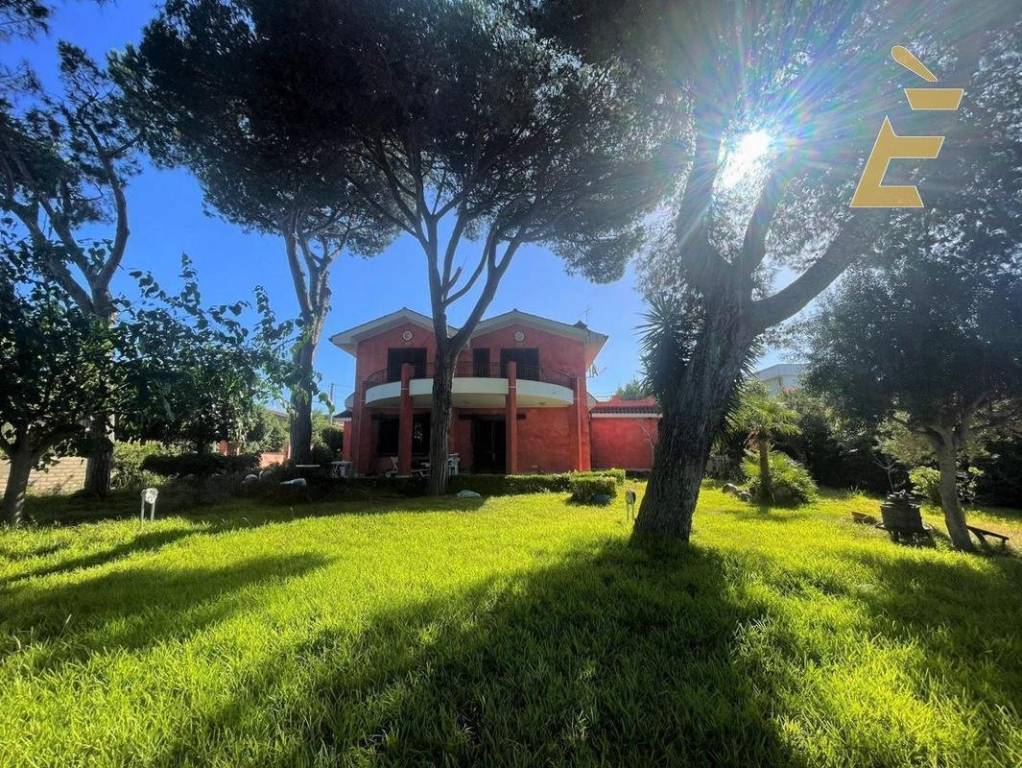 Villa in vendita ad Anzio via Gelsi, snc