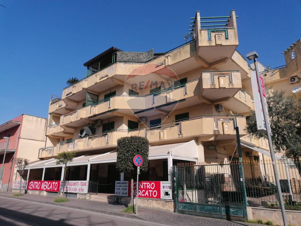 Appartamento in vendita a Giugliano in Campania via colonne, 48