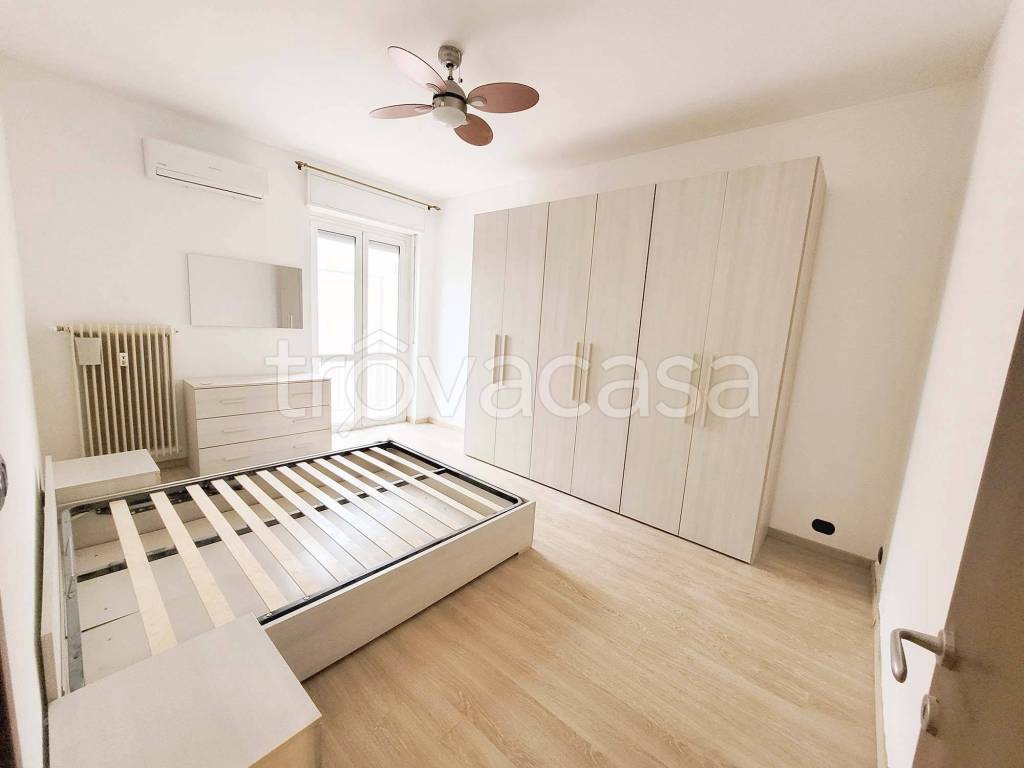 Appartamento in affitto a Milano via Novara, 123
