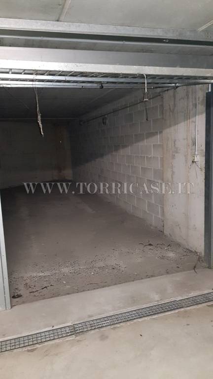 Garage in vendita a Villa di Serio via Santuario, 23