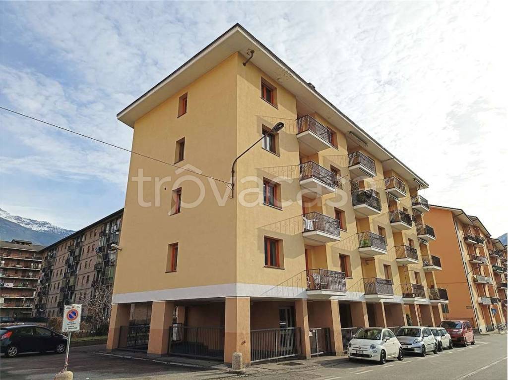 Appartamento in vendita ad Aosta via monte emilius