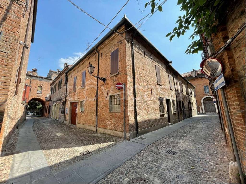 Casa Indipendente in vendita a Ferrara via Belfiore, 27