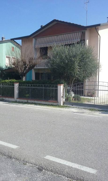 Villa in vendita a Cesena via Calabria