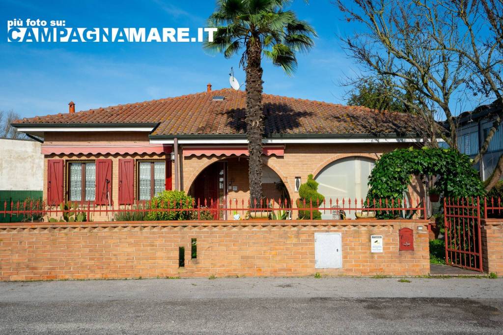 Villa in vendita a Tresignana via Roma, 10/h