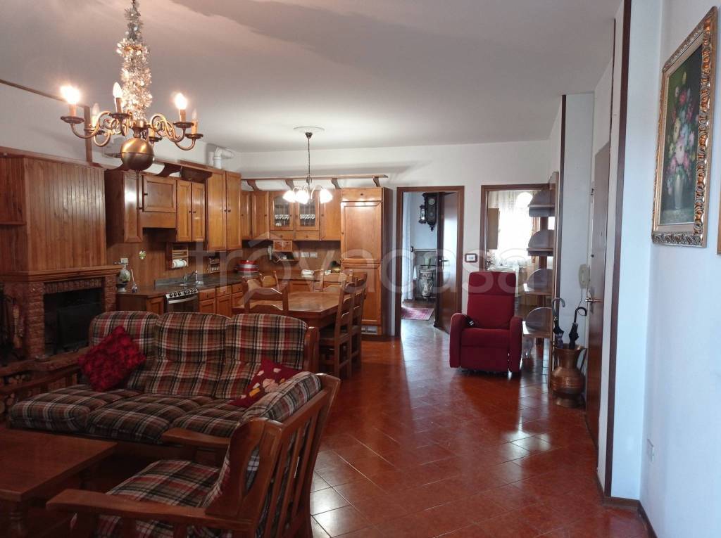 Appartamento in vendita a Imola via Giacomo Puccini